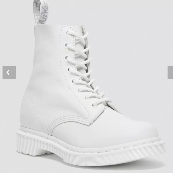 NWOT Dr. Martens 1460 Pascal Mono Leather Lace Up Boots - Picture 3 of 13